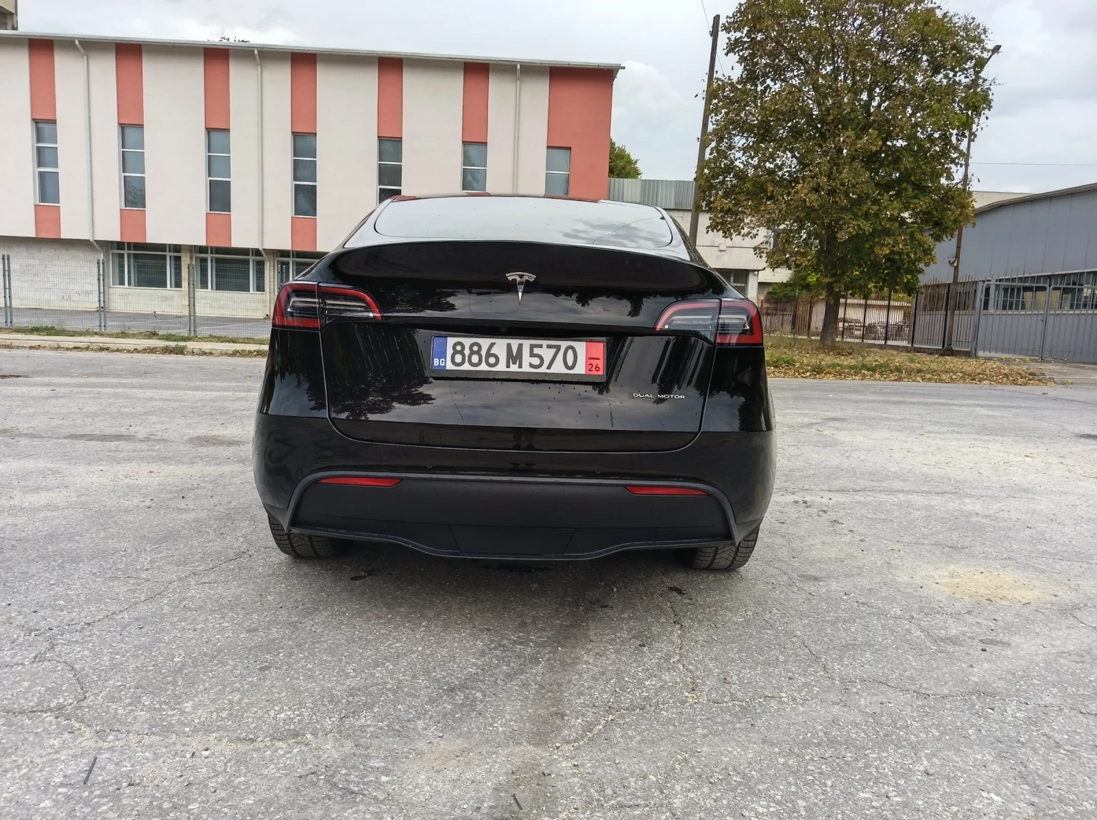 Tesla Model Y Long Range Dual Motor  46650 KM, снимка 9 - Автомобили и джипове - 56548816
