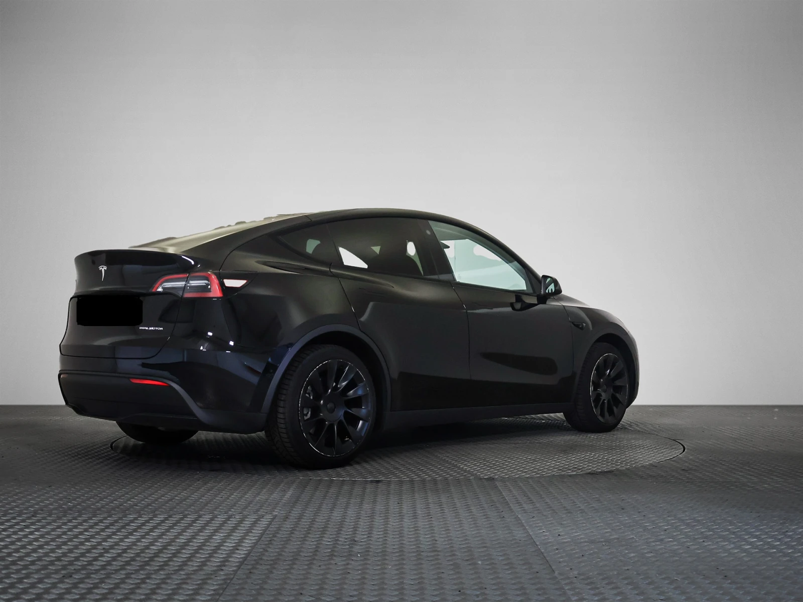 Tesla Model Y Long Range Dual Motor  46650 KM, снимка 6 - Автомобили и джипове - 55630602