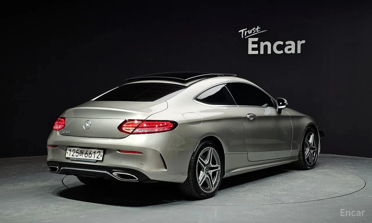 Mercedes-Benz C 200 * Coupe * КРАЙНА ЦЕНА ДО БЪЛГАРИЯ, снимка 2 - Автомобили и джипове - 55886554