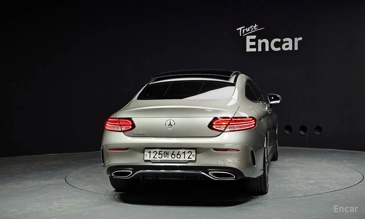 Mercedes-Benz C 200 * Coupe * КРАЙНА ЦЕНА ДО БЪЛГАРИЯ, снимка 4 - Автомобили и джипове - 55886554