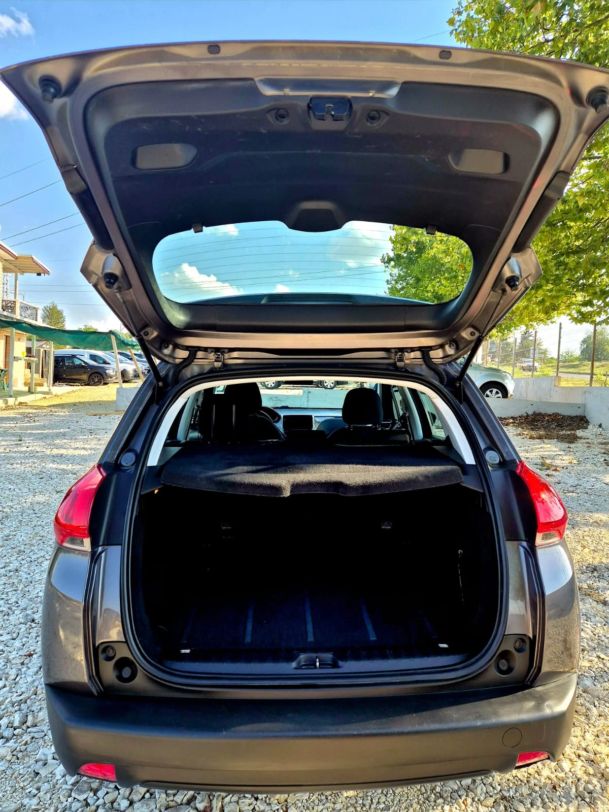 Peugeot 2008 1.6 HDI-Activ Navi, снимка 7 - Автомобили и джипове - 55937466