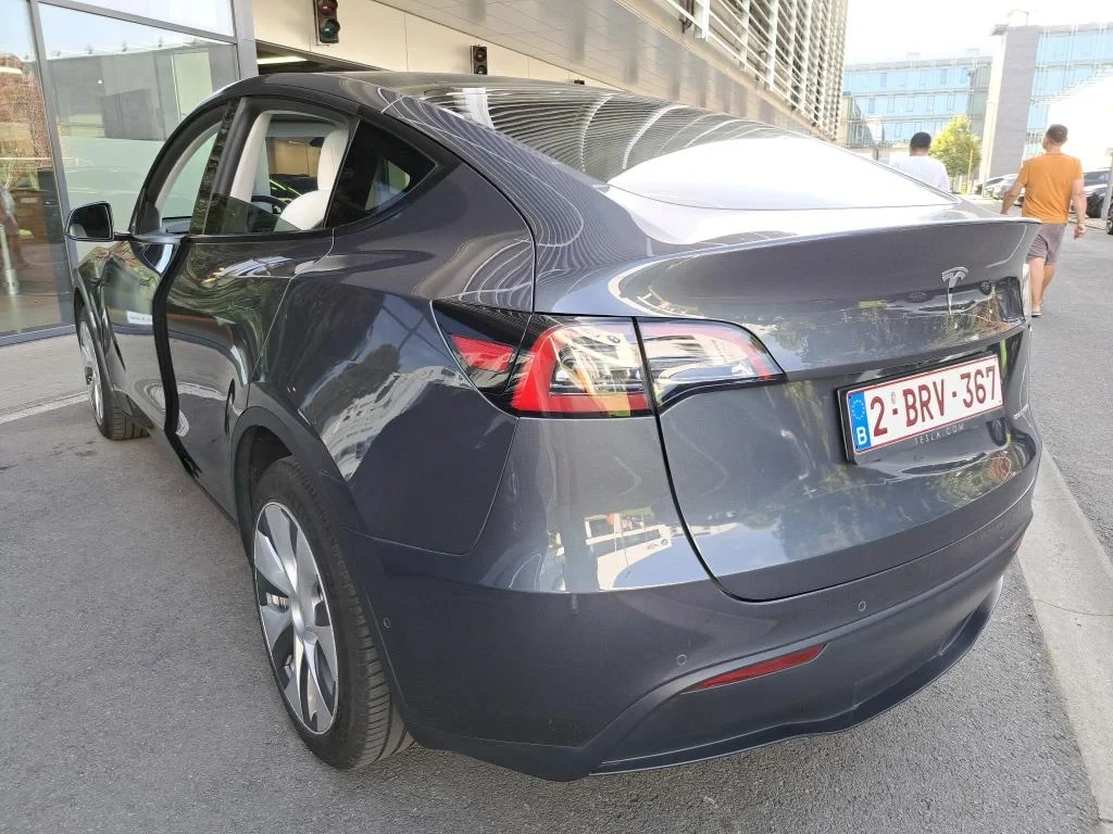 Tesla Model Y LONG RANGE DUAL MOTOR 91% SoH WHITE LEATHER, снимка 4 - Автомобили и джипове - 56220710