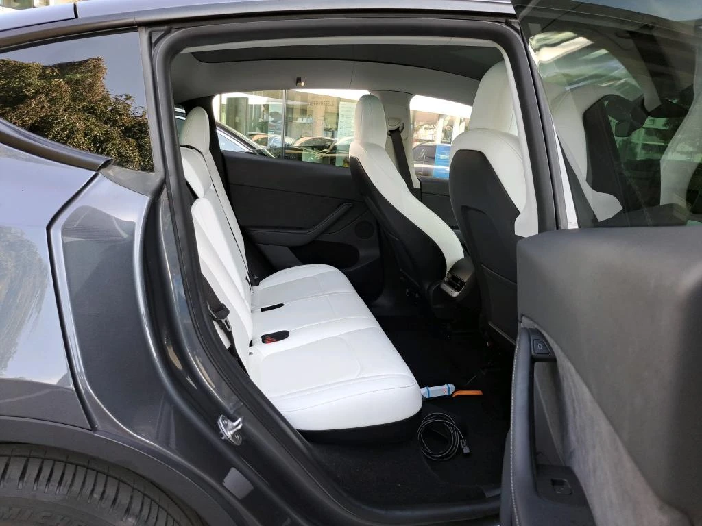 Tesla Model Y LONG RANGE DUAL MOTOR 91% SoH WHITE LEATHER, снимка 8 - Автомобили и джипове - 56220710