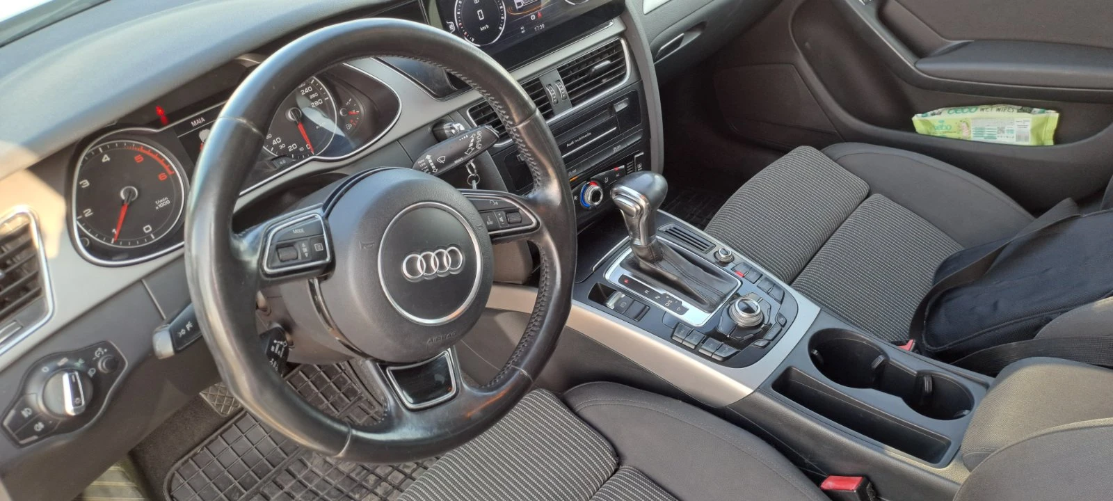 Audi A4 Allroad 2.0TDI, снимка 8 - Автомобили и джипове - 56416332