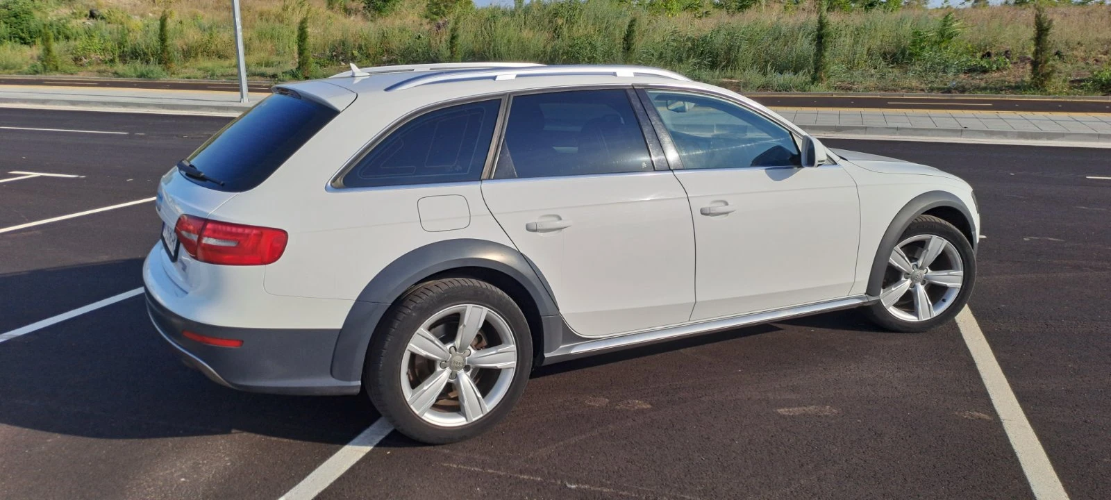 Audi A4 Allroad 2.0TDI, снимка 7 - Автомобили и джипове - 56416332