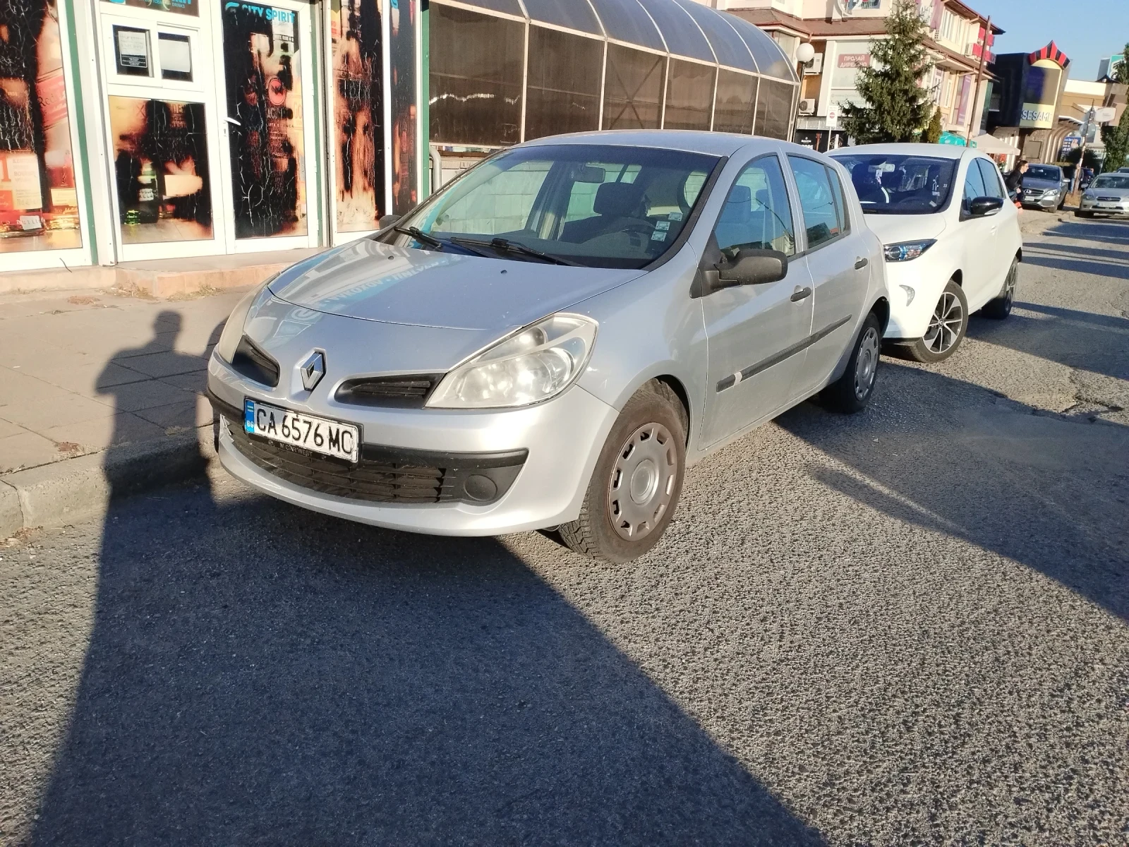 Renault Clio, снимка 7 - Автомобили и джипове - 56485867