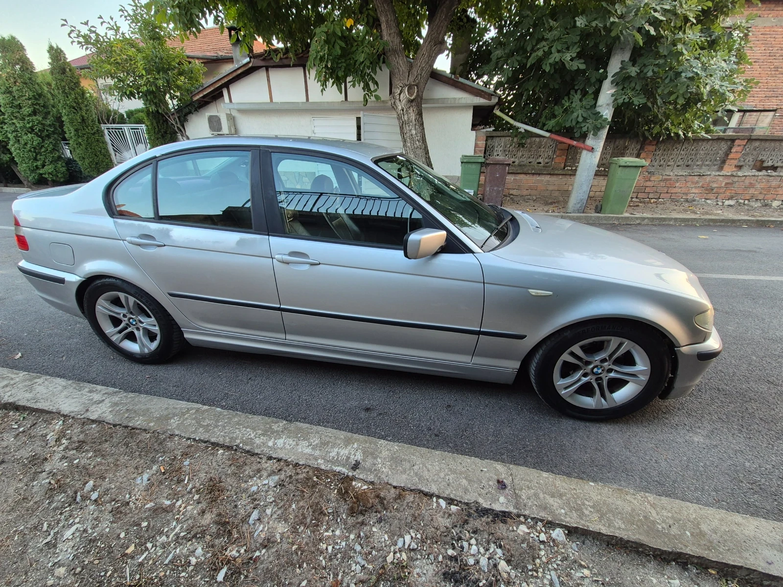 BMW 320, снимка 2 - Автомобили и джипове - 56705593