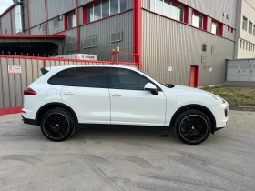     Porsche Cayenne PANO* CHRONO* KEYLESS* FULL