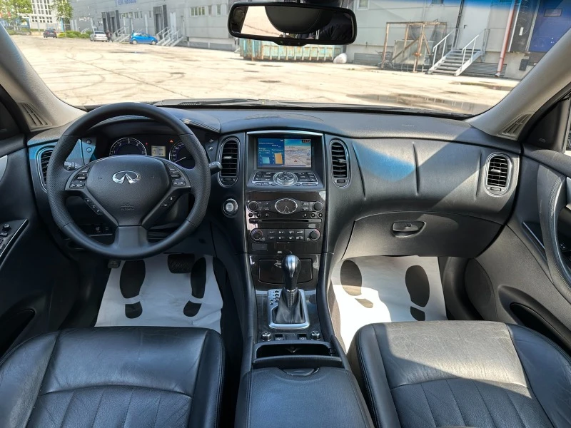 Infiniti Fx 30 Всички екстри!, снимка 9 - Автомобили и джипове - 45974880