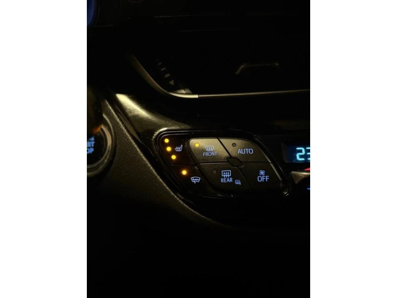 Toyota C-HR * XLE * CARFAX * БЕЗ ПЪРВОНАЧАЛНА ВНОСКА, снимка 16 - Автомобили и джипове - 52959835