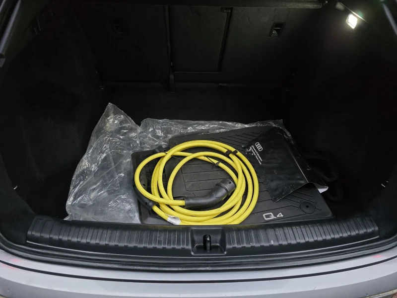 Audi Q4 SPORTBACK 50 E-TRON QUATTRO S-LINE Гаранция Лизинг, снимка 15 - Автомобили и джипове - 53019453