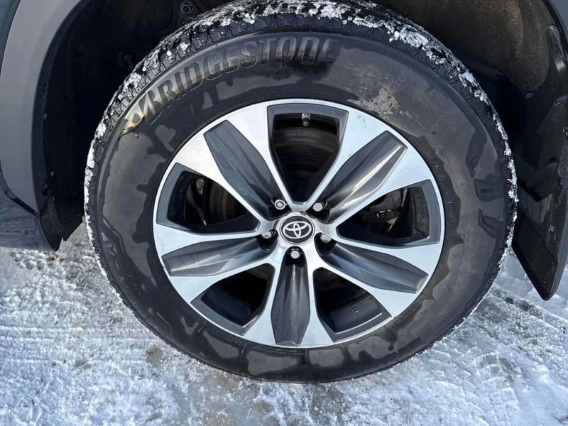 Toyota Highlander * Hybrid XLE * CARFAX * БЕЗ ПЪРВОНАЧАЛНА ВНОСКА, снимка 12 - Автомобили и джипове - 53154511