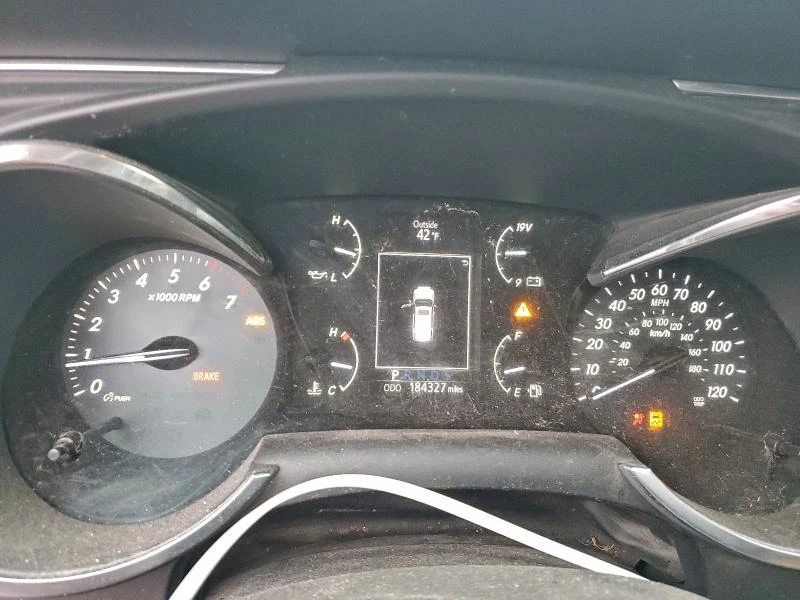 Toyota Sequoia 5.7L 8 Rear-wheel drive, снимка 14 - Автомобили и джипове - 52997648