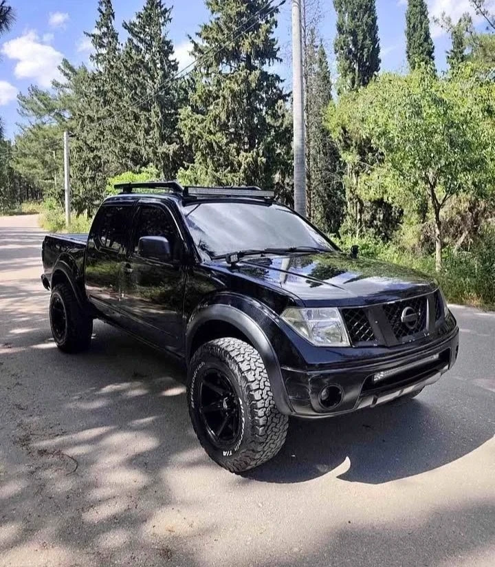 Nissan Navara 2.5 Дизел, снимка 5 - Автомобили и джипове - 54803478