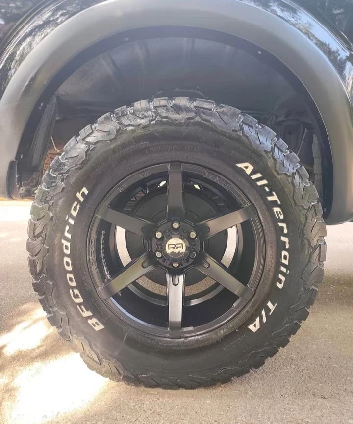 Nissan Navara 2.5 Дизел, снимка 6 - Автомобили и джипове - 54803478
