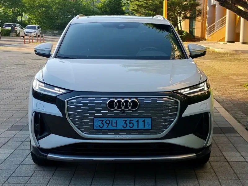 Audi Q4 E-Tron (F4) 40 Premium, снимка 2 - Автомобили и джипове - 56517175