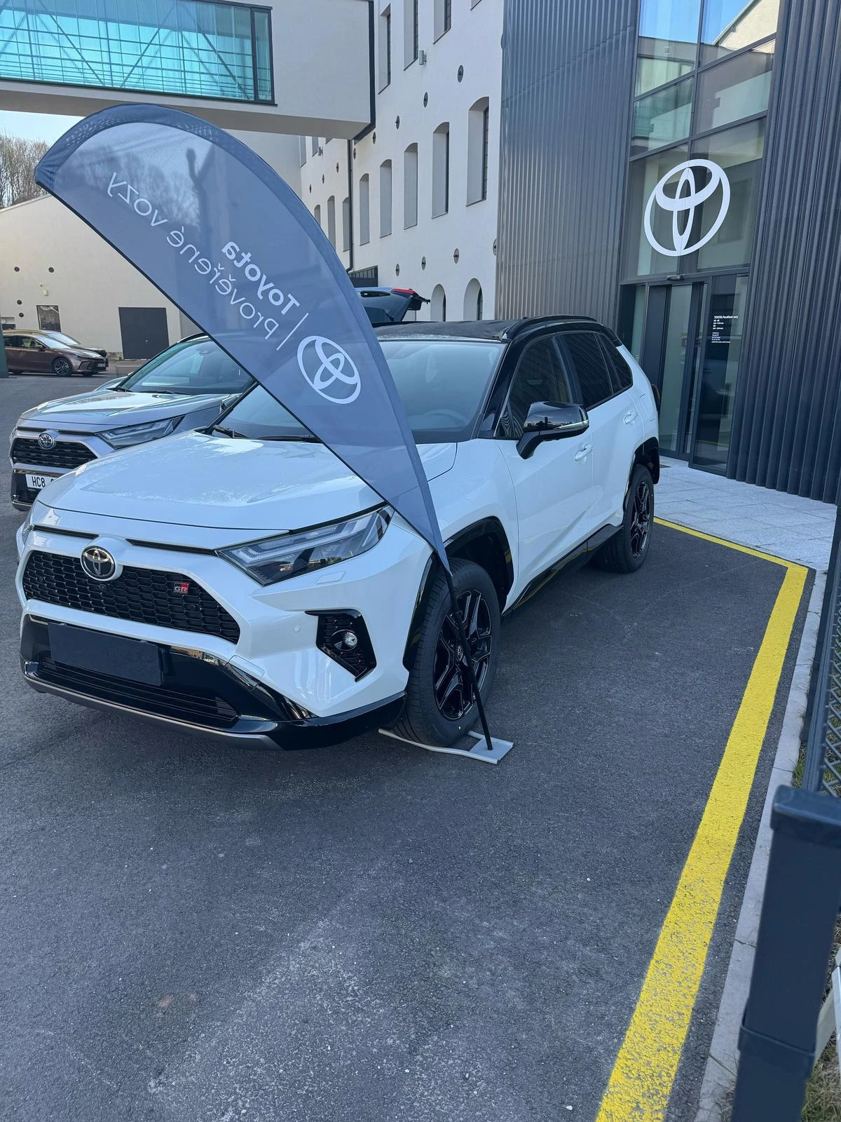Toyota Rav4 2.5 HEV GR SPORT 4x4| 360ºкамера| НАЛИЧНА!!!  - изображение 2