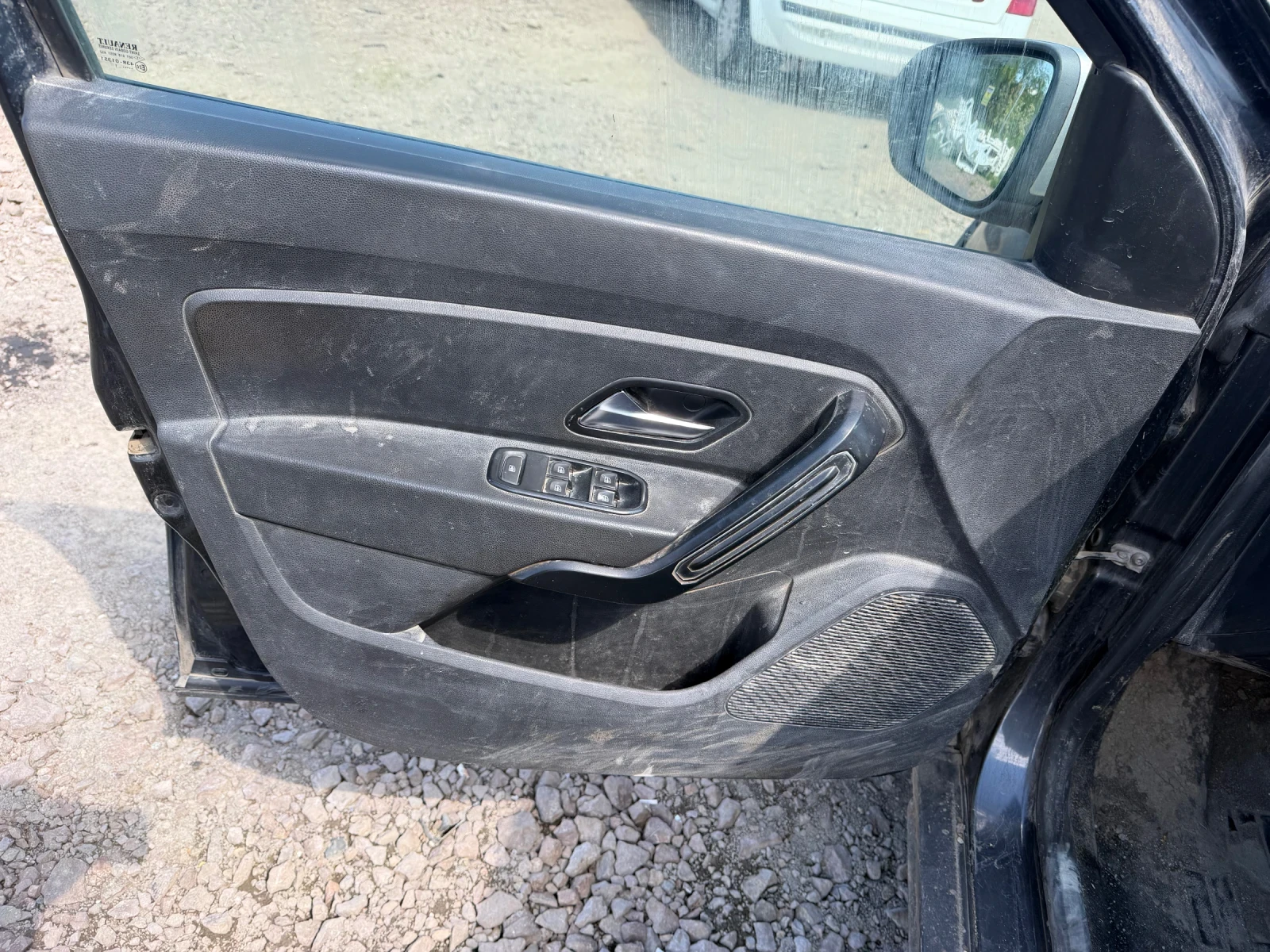 Dacia Duster 4х4 110кс дизел , снимка 4 - Автомобили и джипове - 54389497
