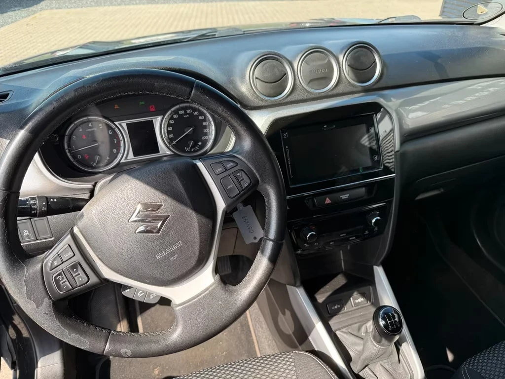 Suzuki Vitara 1.6 Comfort 2WD 120ps DK, снимка 6 - Автомобили и джипове - 54669832