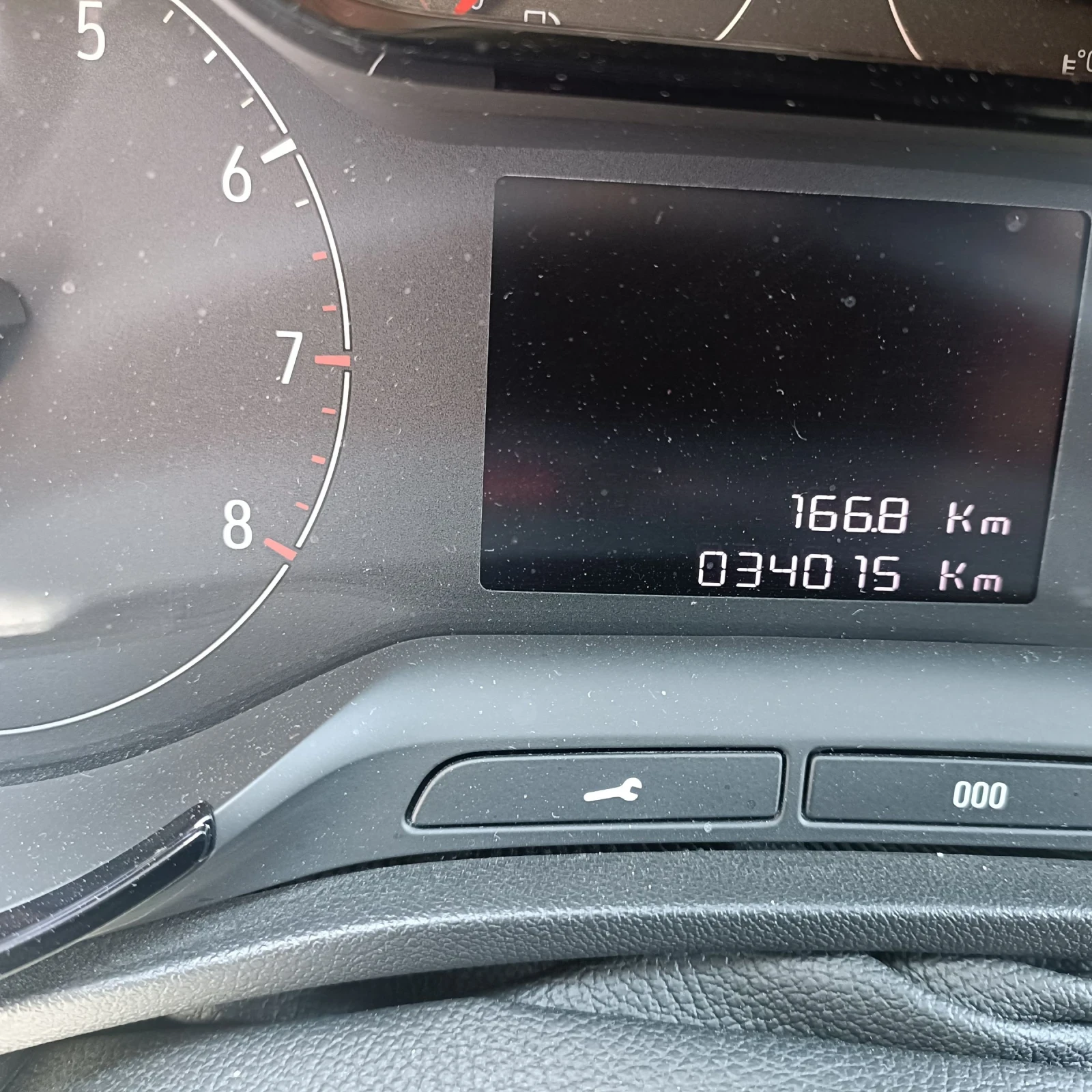 Opel Crossland X, снимка 8 - Автомобили и джипове - 55150705