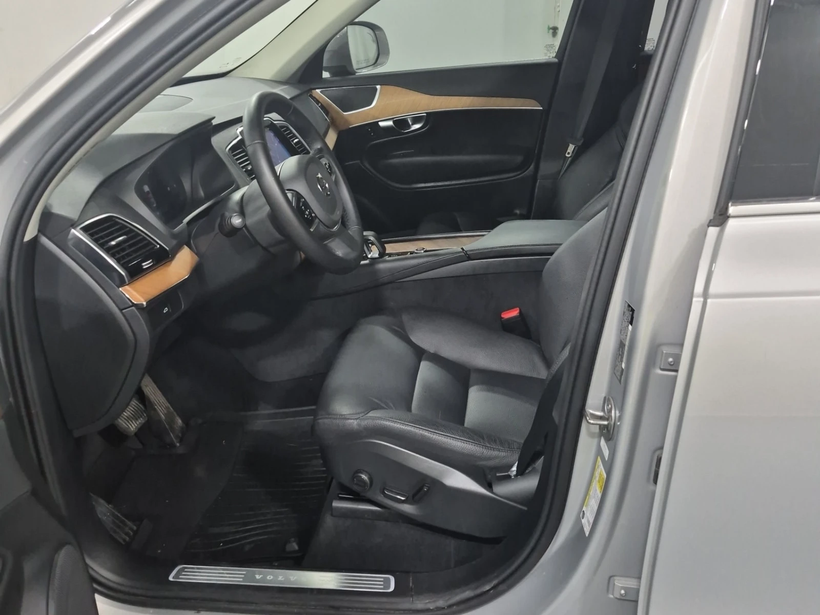 Volvo Xc90 * PLUS BRIGHT THEME * Един собственик * От Volvo *, снимка 9 - Автомобили и джипове - 55949076