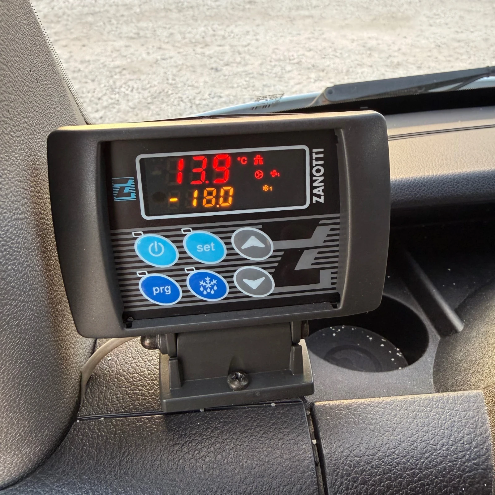 Mercedes-Benz Sprinter 316 -/+ Хладилен-Euro6-Клима, снимка 14 - Бусове и автобуси - 53989481