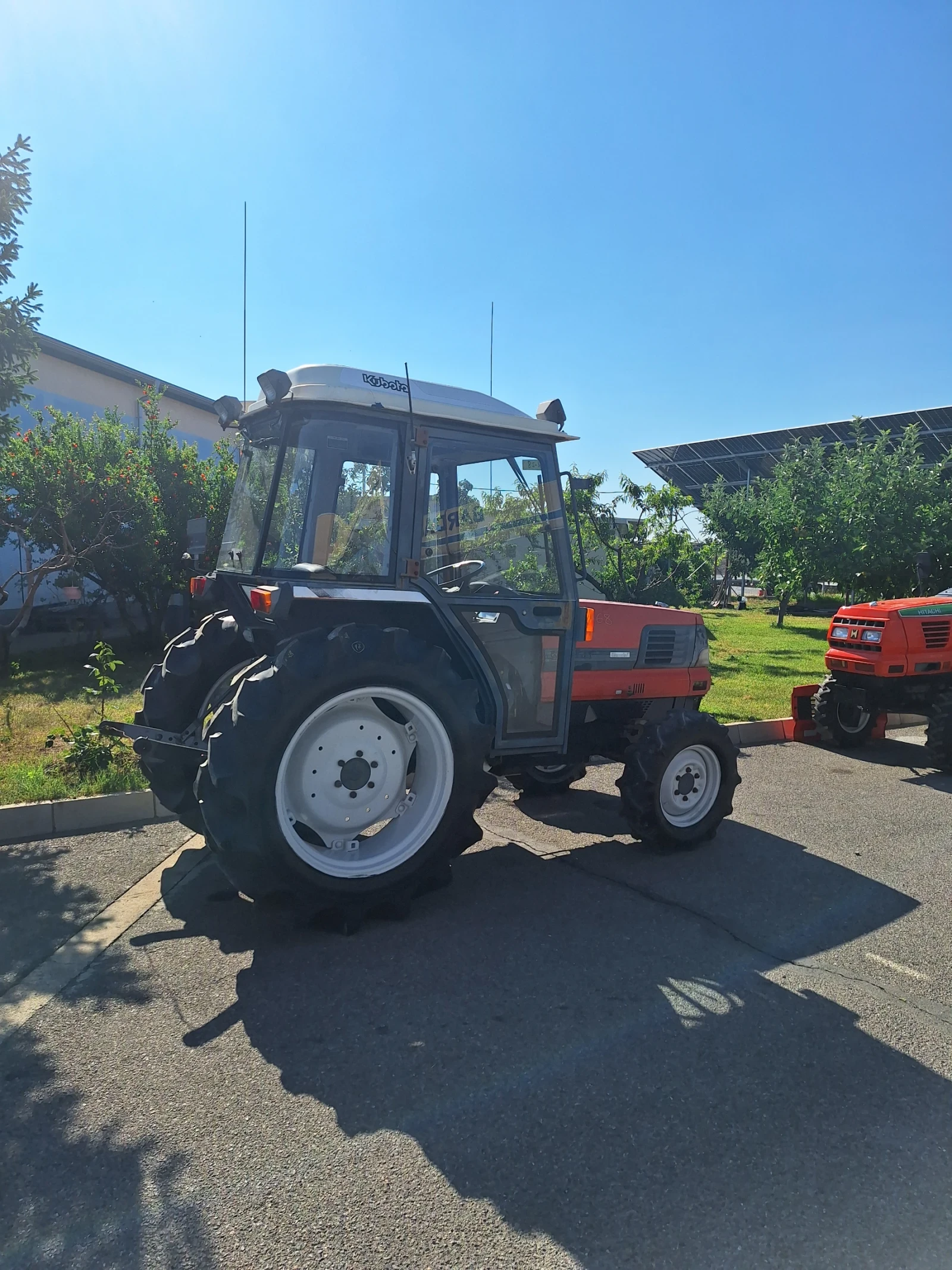 Трактор Kubota, снимка 5 - Селскостопанска техника - 55046701