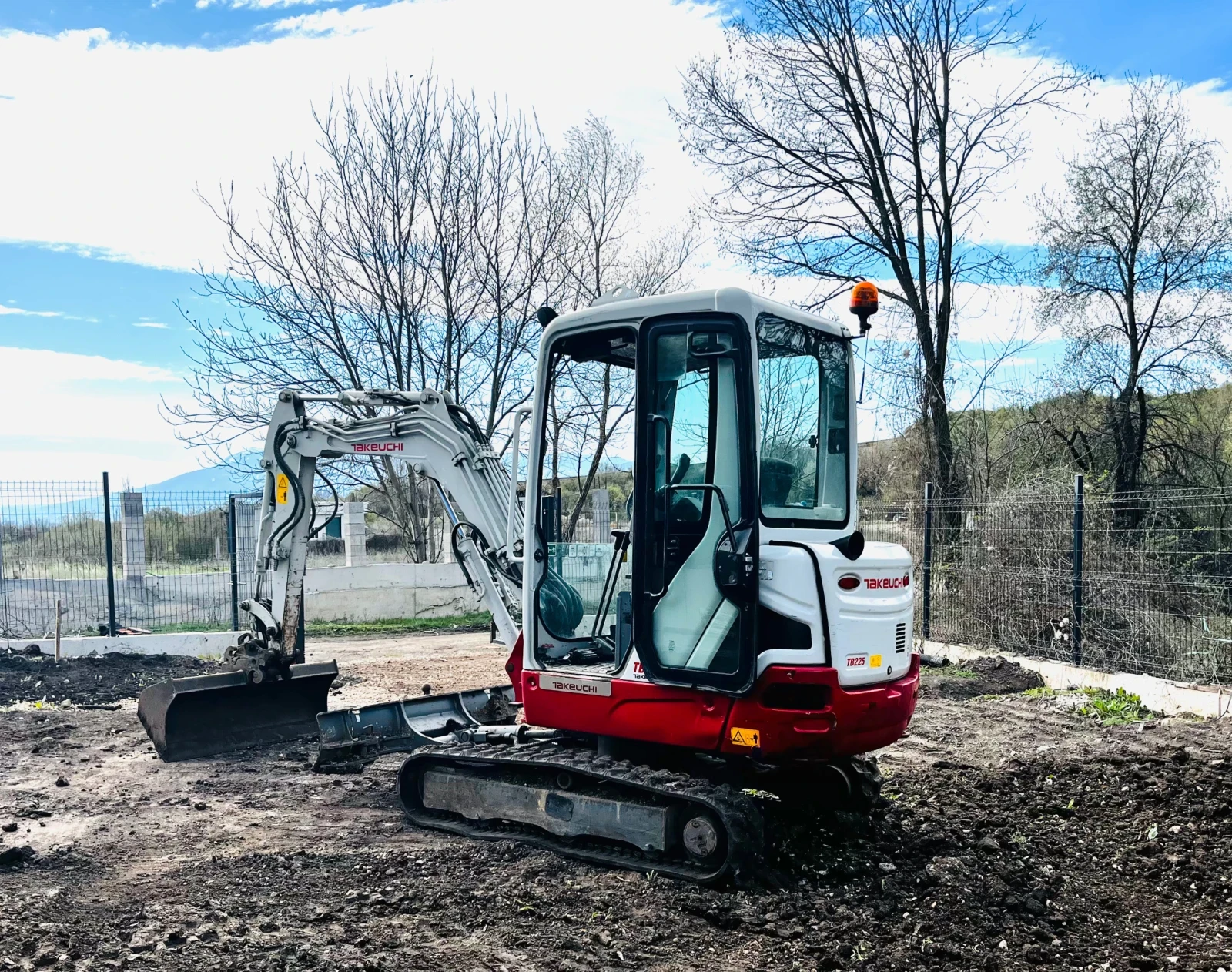 Багер Takeuchi TB225 - изображение 5