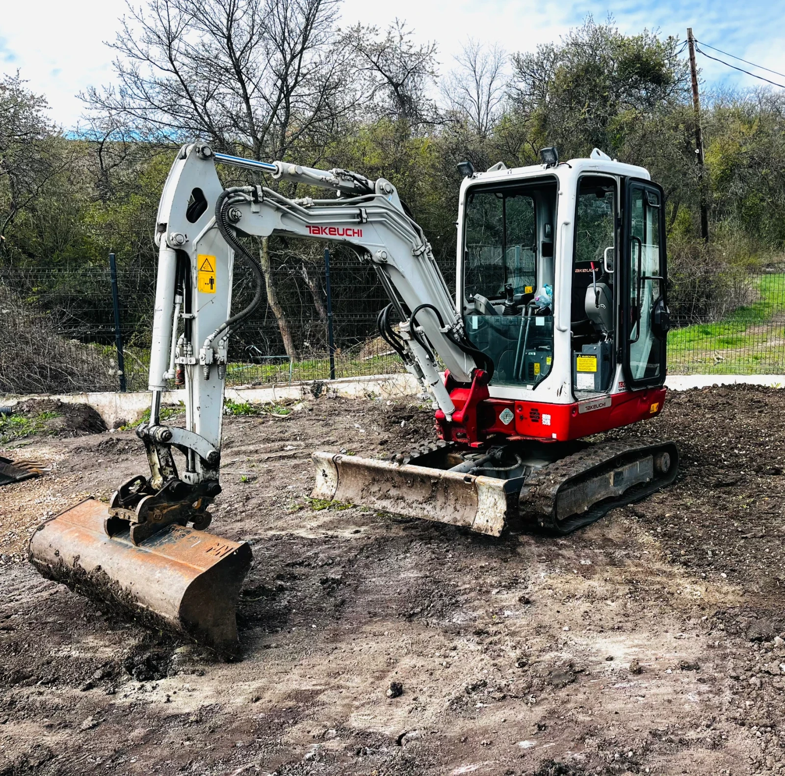 Багер Takeuchi TB225 - изображение 3