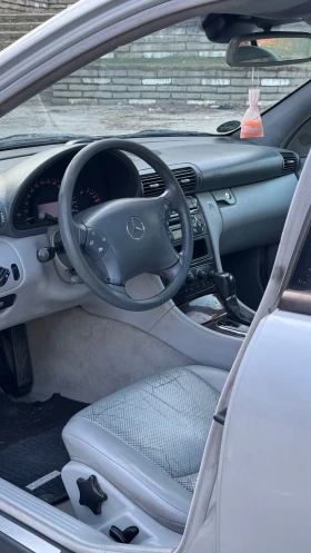 Mercedes-Benz C 220, снимка 11