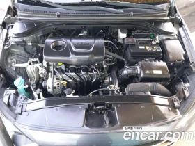 Hyundai Elantra, снимка 17