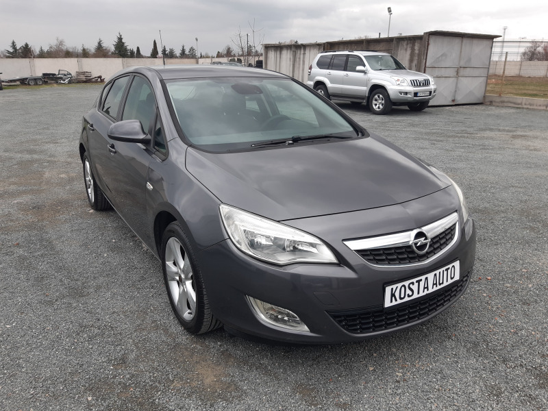 Opel Astra 100хил.КАТО НОВ, снимка 3 - Автомобили и джипове - 44596258