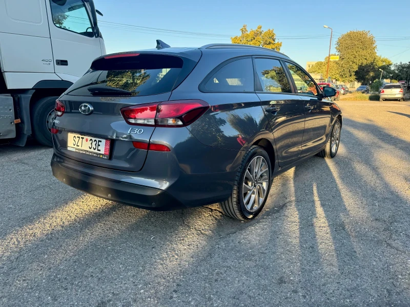 Hyundai I30 1.6 CRDI, снимка 4 - Автомобили и джипове - 47429921