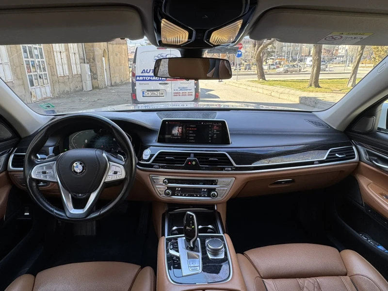 BMW 750 xDrive, снимка 13 - Автомобили и джипове - 49386364