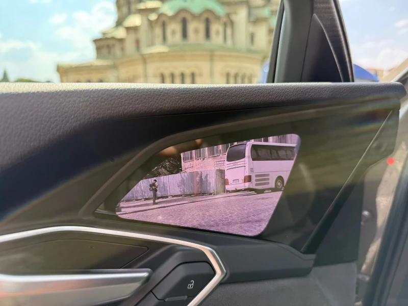 Audi E-Tron 55* S-Line* Sportback* Head-Up* 360, снимка 12 - Автомобили и джипове - 51125926