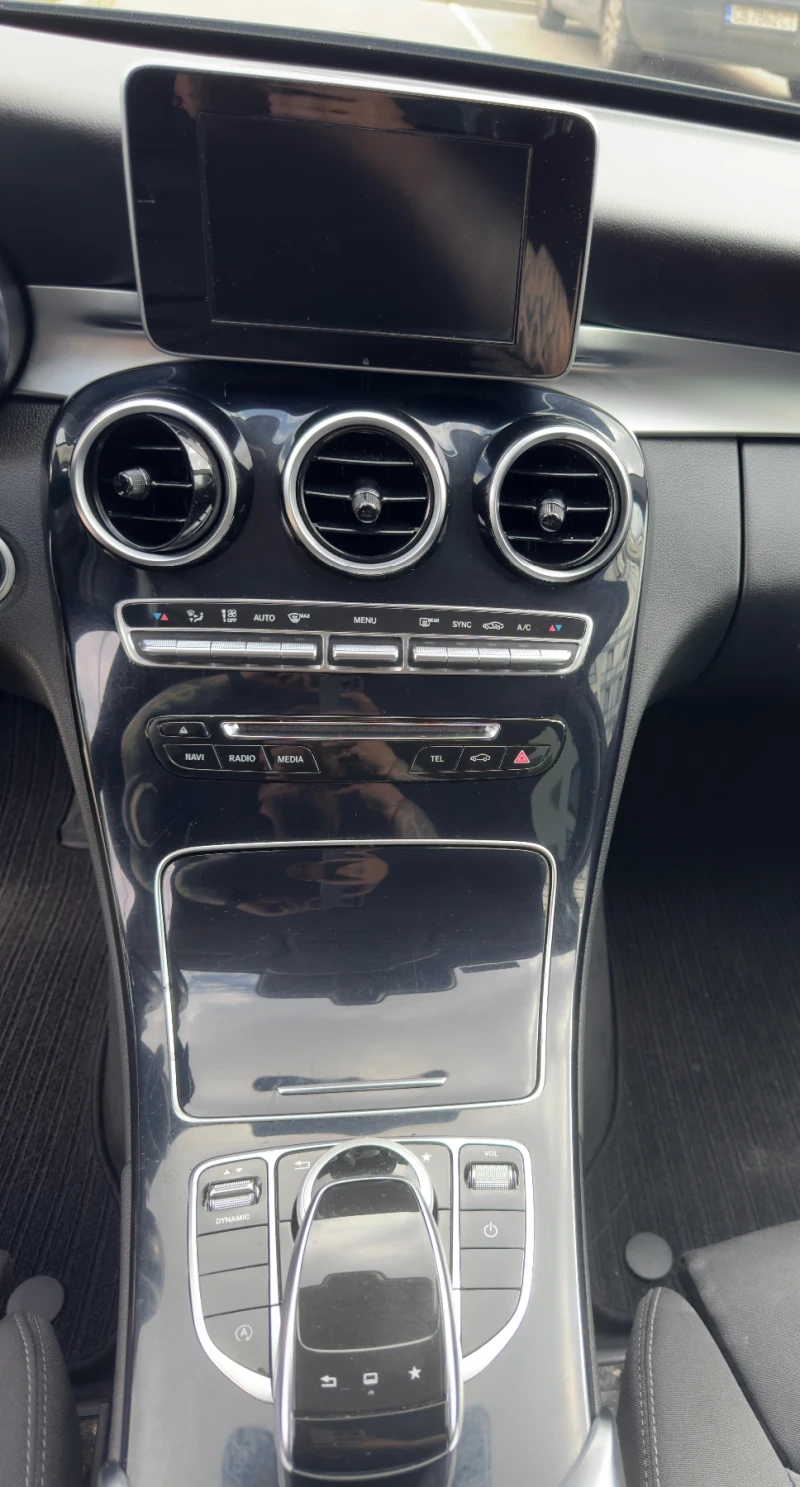 Mercedes-Benz C 220 4-MATIC!DISTRONIC!BLIND ASSIST!PDC!LANE ASSIST!TOP, снимка 12 - Автомобили и джипове - 52795802