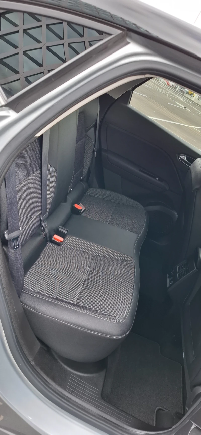 Renault Captur   Automat 60000km Нова Кола!!Swiss  Edition, снимка 11 - Автомобили и джипове - 53098362