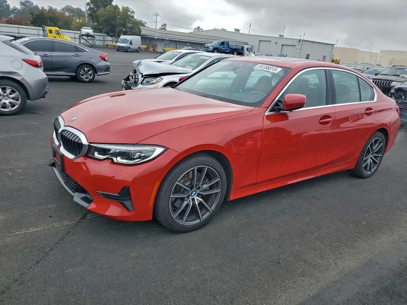 BMW 330 2.0L 4 Rear-wheel drive