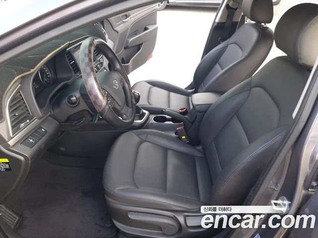 Hyundai Elantra, снимка 13 - Автомобили и джипове - 56082420