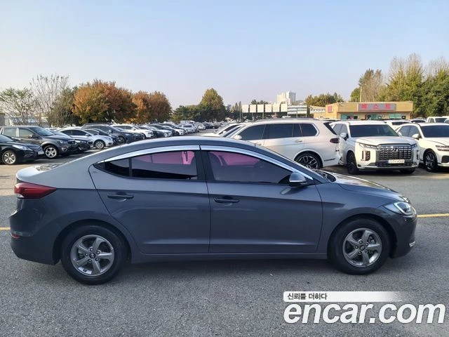 Hyundai Elantra, снимка 4 - Автомобили и джипове - 56082420