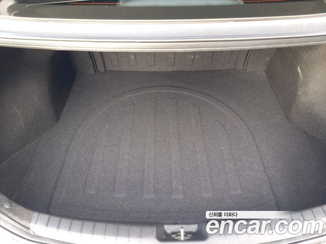 Hyundai Elantra, снимка 15 - Автомобили и джипове - 56082420