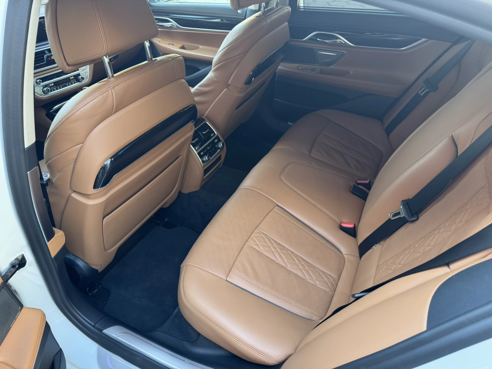 BMW 750 i xDrive   | Mobile.bg   15