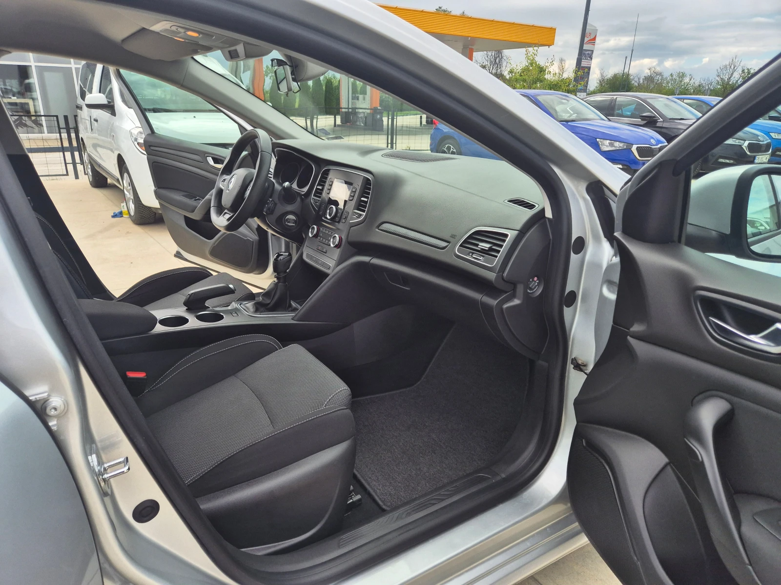 Renault Megane 1.5 DCI-6ck-М/Т-95kc - изображение 9