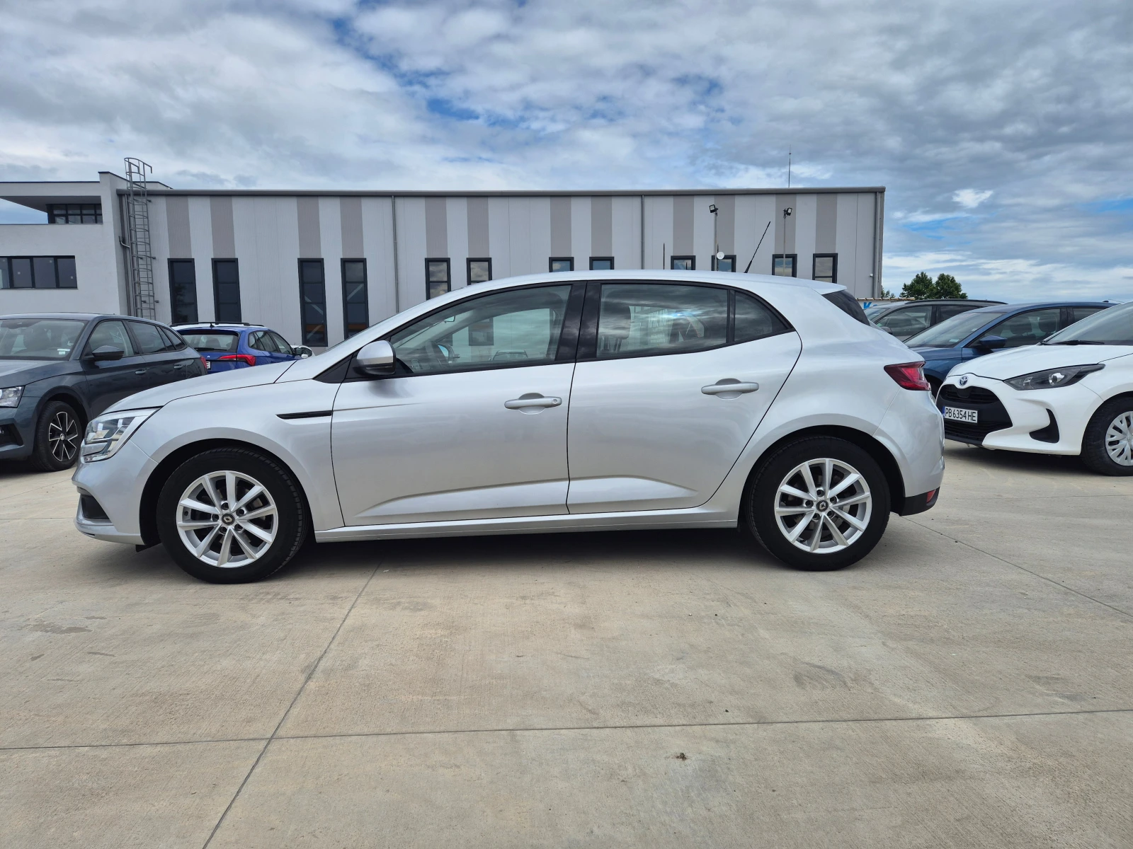 Renault Megane 1.5 DCI-6ck-М/Т-95kc - изображение 2