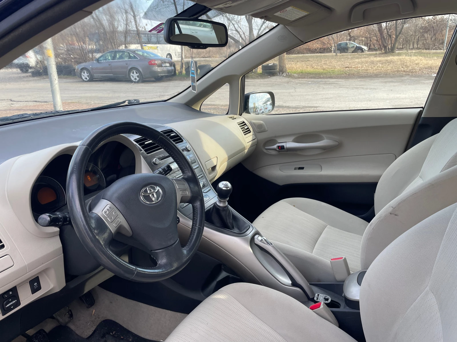 Toyota Auris 2.0 D4D - изображение 9