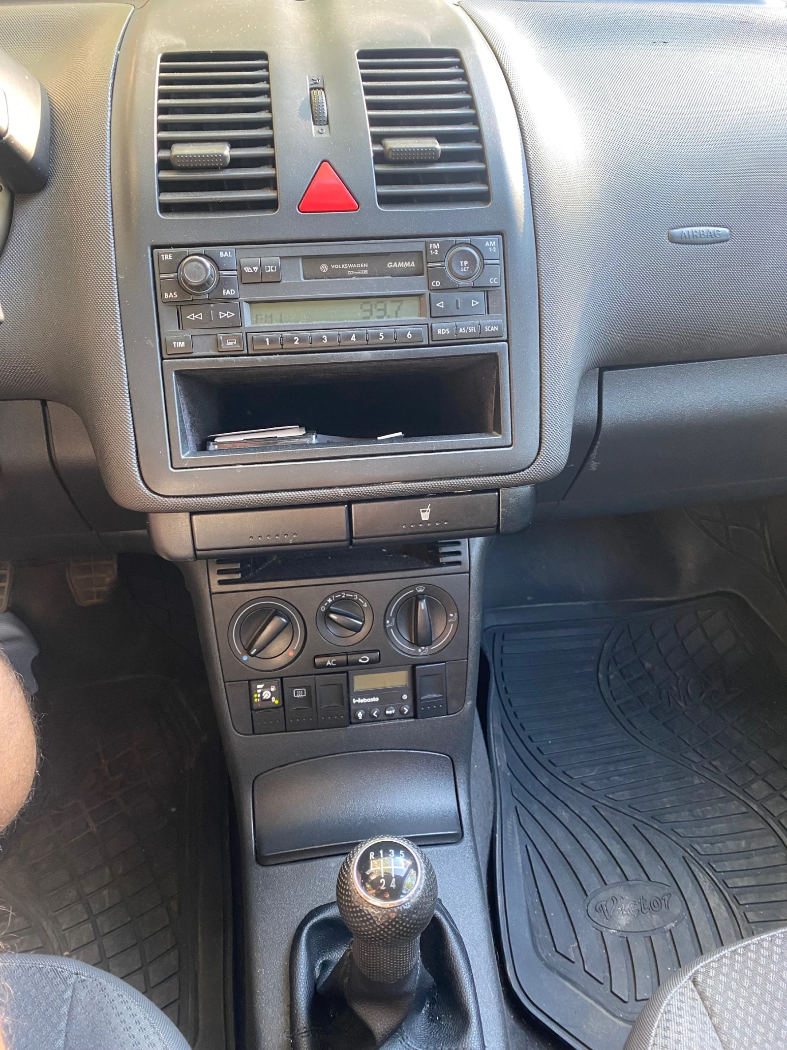 VW Polo 1.4 Климатик Газ Евро 3 - изображение 6