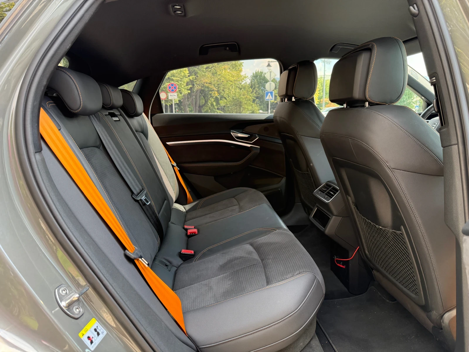 Audi E-Tron 55* S-Line* Sportback* Head-Up* 360 - изображение 8
