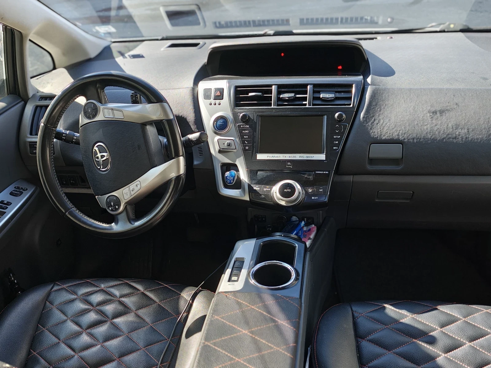 Toyota Prius 1.8 Hybrid 7 местен - изображение 5