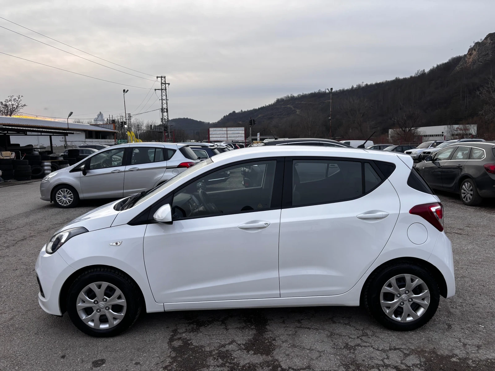 Hyundai I10 1.0i НОВ ВНОС/МУЛТИФУНКЦ/ - изображение 6