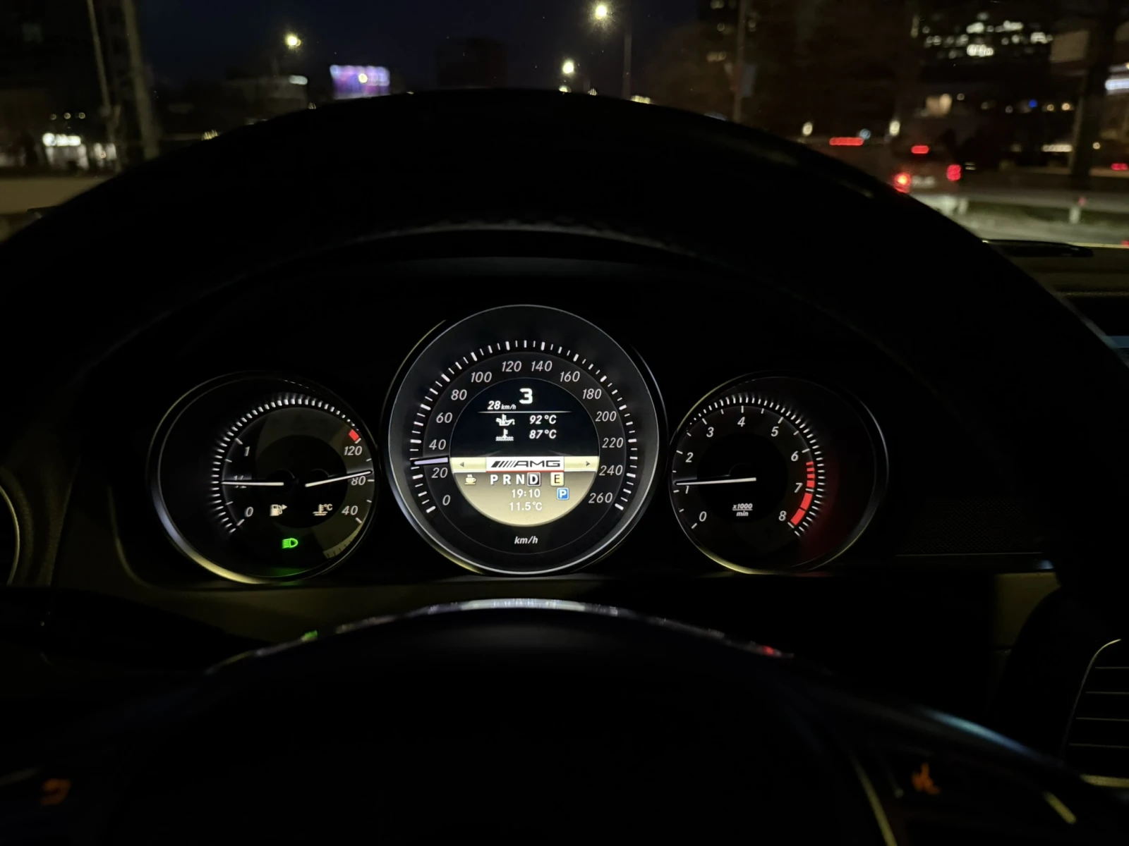 Mercedes-Benz C 350 4Matic | AMG | 350hp | CarPlay | Harman Kardon, снимка 15 - Автомобили и джипове - 53898506